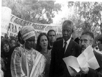 Entrega de título Honoris Causa a Nelson Mandela e visita oficial.